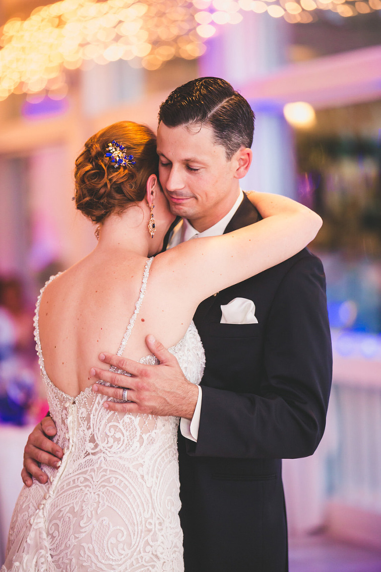 The Hilltop Restaraunt Wedding & Reception in Jacksonville, Florida: