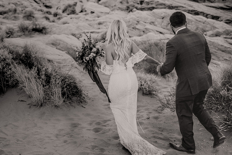 Valley of Fire Canyon Las Vegas Elopement Wedding Photography
